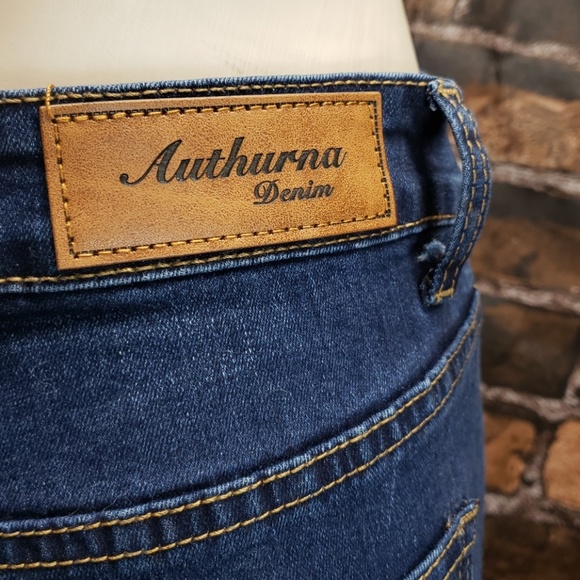 Distressed Jeans - Picture 6 of 8